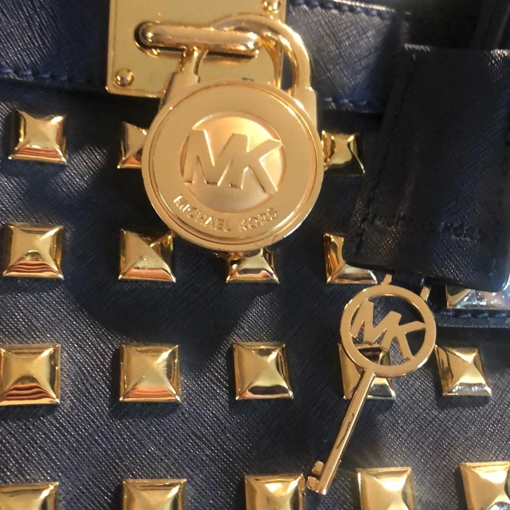 👜👛🛍SALE. Michael kors Pyramid Hamilton - Picture 2 of 7